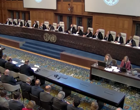 Imagen de los jueces de la Corte Internacional de Justicia en una audiencia pública.
