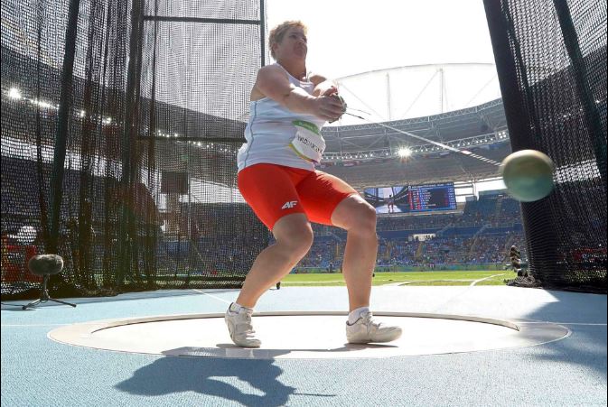 Polaca Wlodarczyk establece nuevo récord mundial en martillo