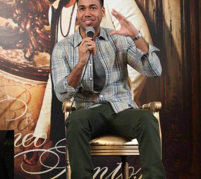 Romeo Santos debuta en el primer puesto de los Latin Albums de Billboard