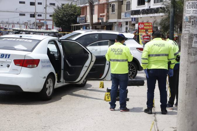 Policía detiene a dos jóvenes por intento de asalto en Garzota
