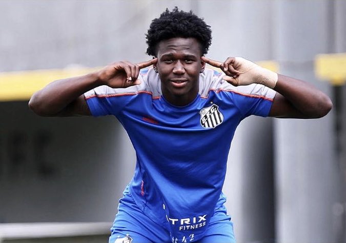 El Milan y la Roma habrían preguntado por Jackson Porozo