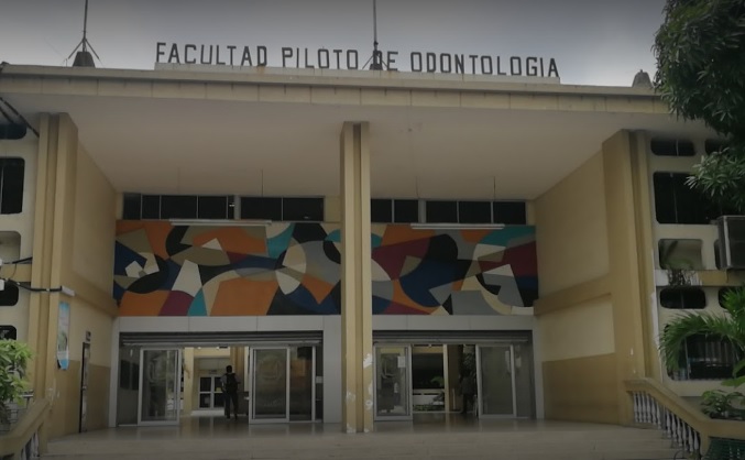 245 personas piden que Senescyt emita sus títulos