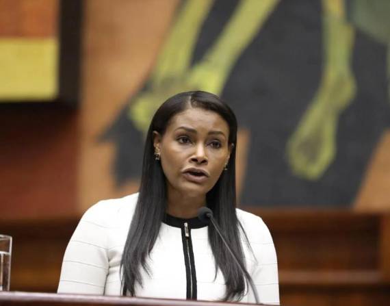 Diana Salazar en la Asamblea Nacional.