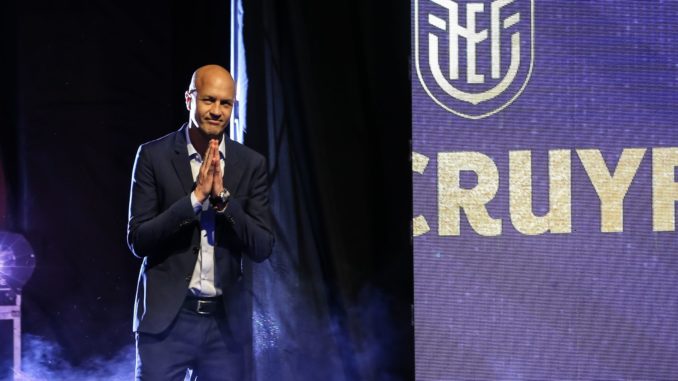 Cruyff y la Federación rescinden contrato sin pagos adicionales