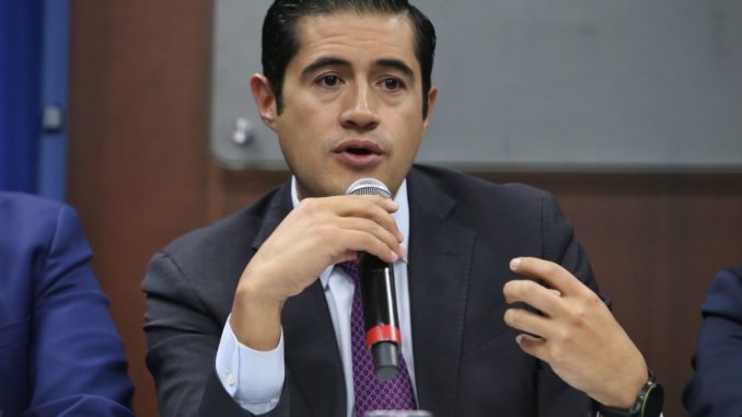 CAL calificó 5 pedidos de juicio político contra ministro de Finanzas