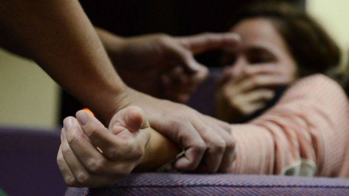 Detenido padre que violó a su hija por 4 años