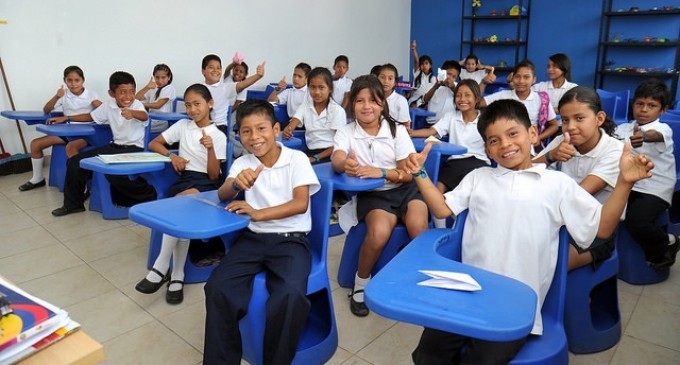 Más de 2 millones de estudiantes inician clases en la Costa