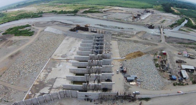 Presidente Correa inaugura proyectos de control de inundaciones