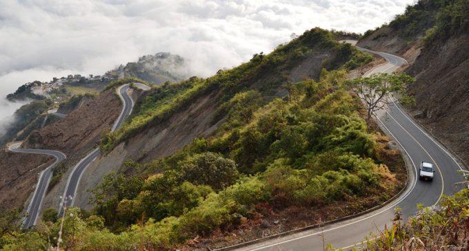 Bolívar: un vehículo cayó al precipicio en la vía El Torneado y deja cinco fallecidos