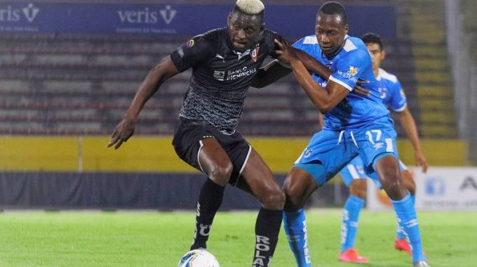 LDUQ pierde y deja libre el liderato a Emelec o BSC