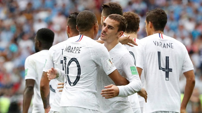 Francia goleó sin problemas 4-1 a Moldavia