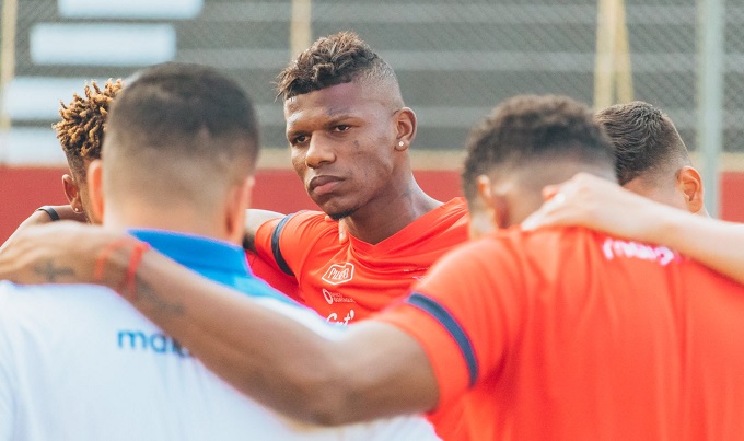 Árbitros para el duelo de Ecuador ante Chile