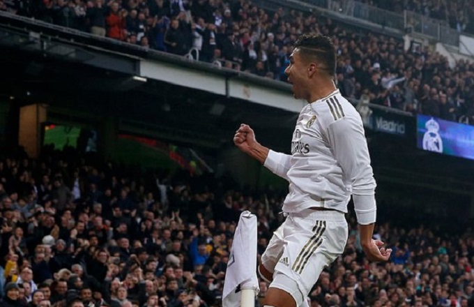 Casemiro le dio la victoria y el liderato al Real Madrid