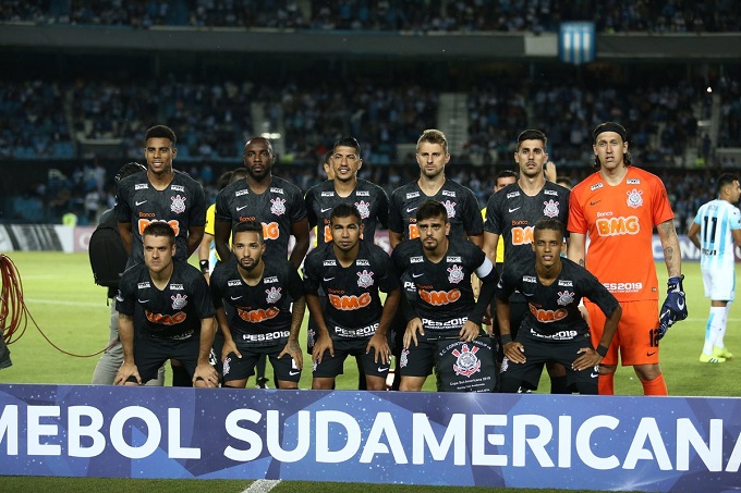 Corinthians de Sornoza avanza en Sudamericana