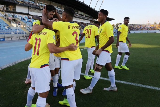 El festejo de los jugadores de Ecuador en las gradas