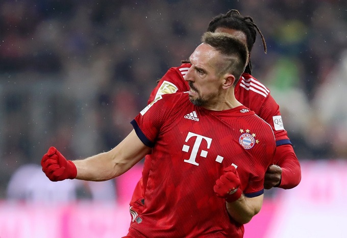 Bayern derrotó 1-0 al Leipzig y se acerca al líder