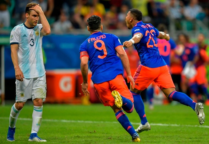 Colombia derrota a Argentina en el debut de la Copa América