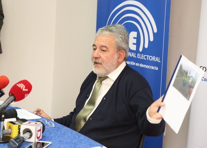 Consejero del CNE presenta análisis a campaña de AP
