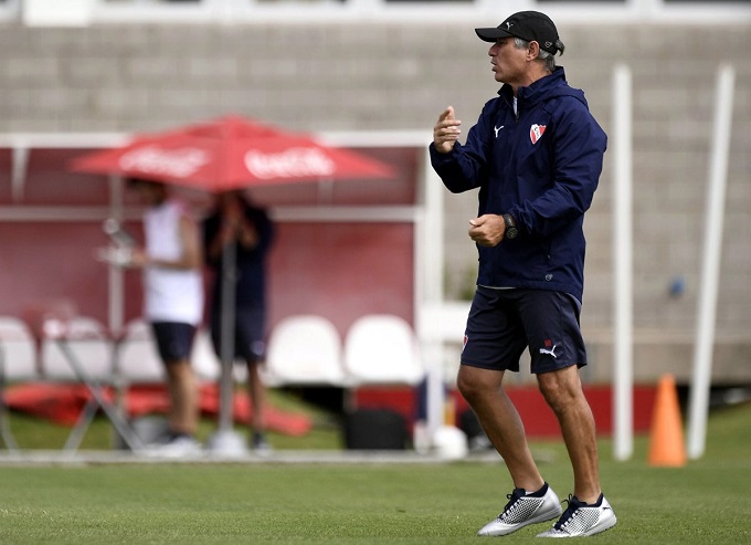 Fernando Gaibor se queda sin DT en Argentina