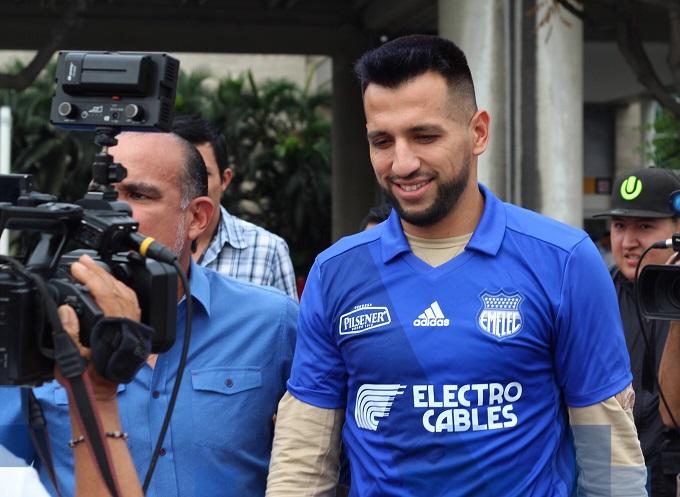 Leguizamón debuta con autogol y lesión en Emelec