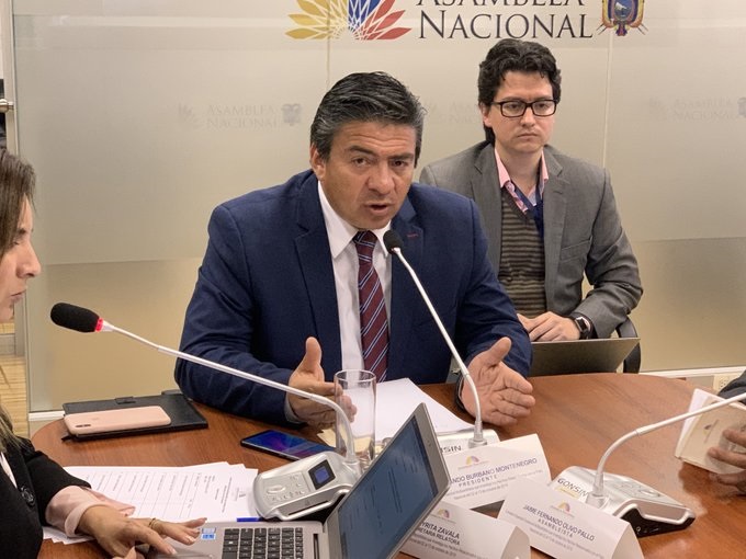 Comisión no señala responsables en informe sobre paro