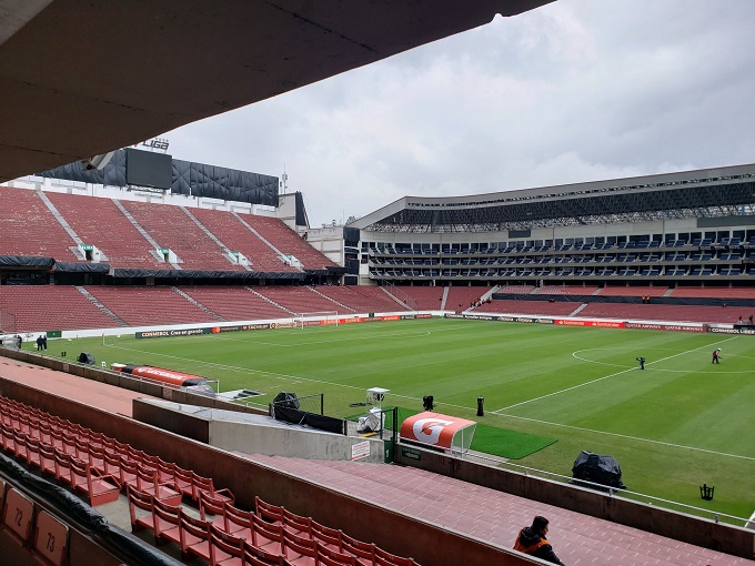 LigaPro multa y sanciona al estadio de LDUQ