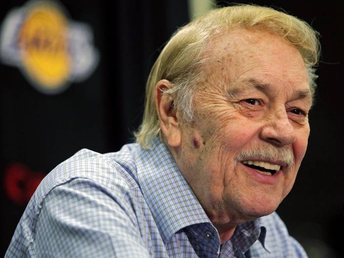 Leyendas de Los Ángeles Lakers rindieron tributo a Jerry Buss