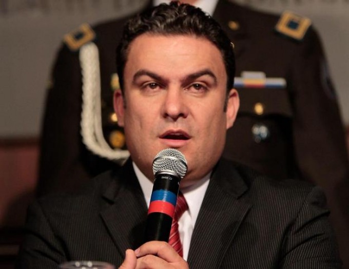 Gobierno anuncia acción judicial por agredir policías en protestas