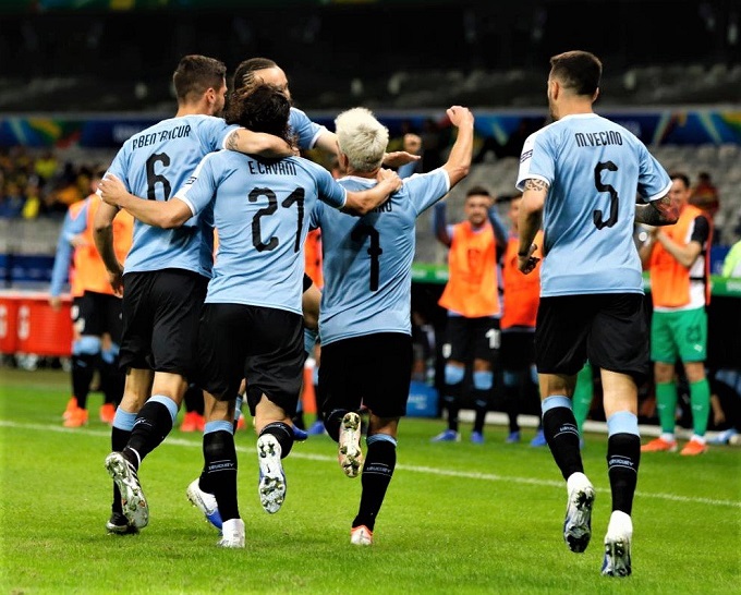 Ecuador goleado por Uruguay en su debut de Copa América