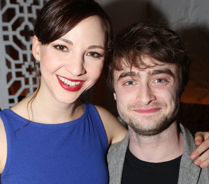 (VIDEO) Daniel Radcliffe y su novia rapearon al puro estilo de Eminem