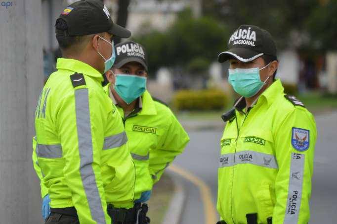 Solo 570 policías están reforzando el control en las calles de Guayaquil