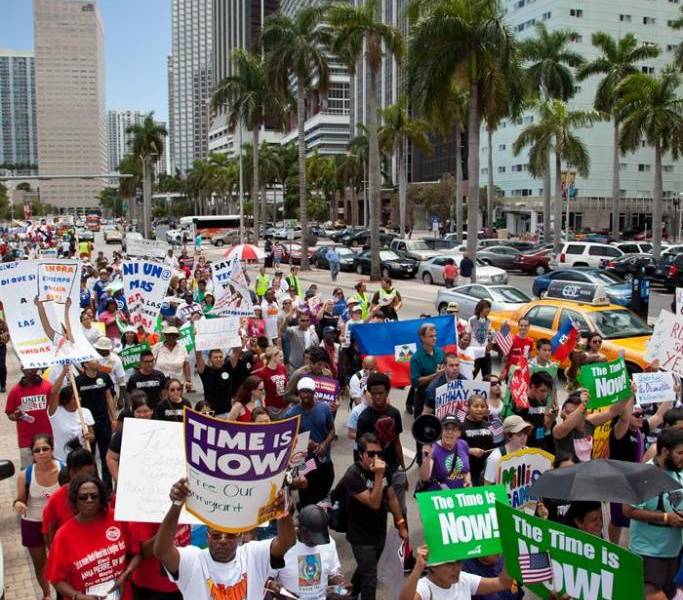 Miles de latinos se preparan en Washington para la gran marcha hispana