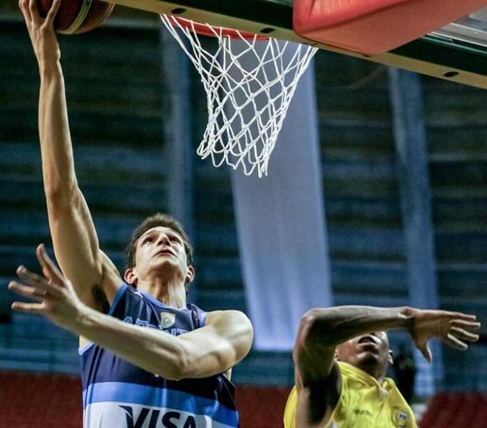Argentina aplasta a Ecuador en torneo Sudamericano de baloncesto