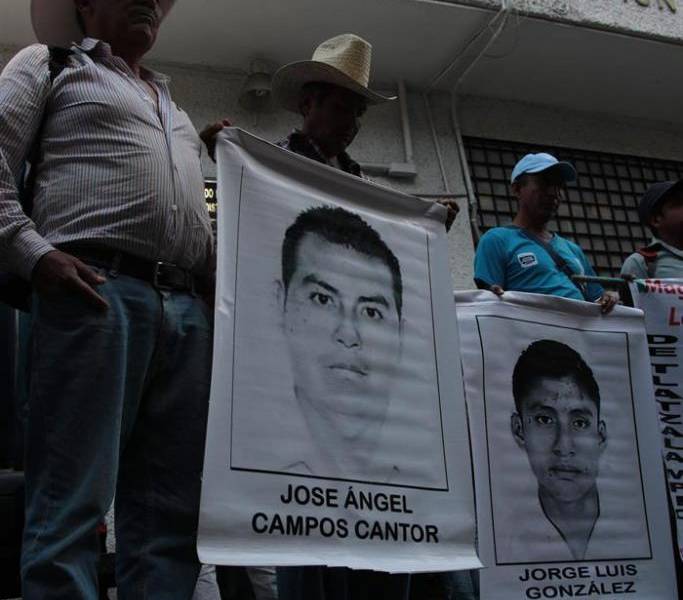 Falla prueba para identificar a estudiantes mexicanos posiblemente masacrados