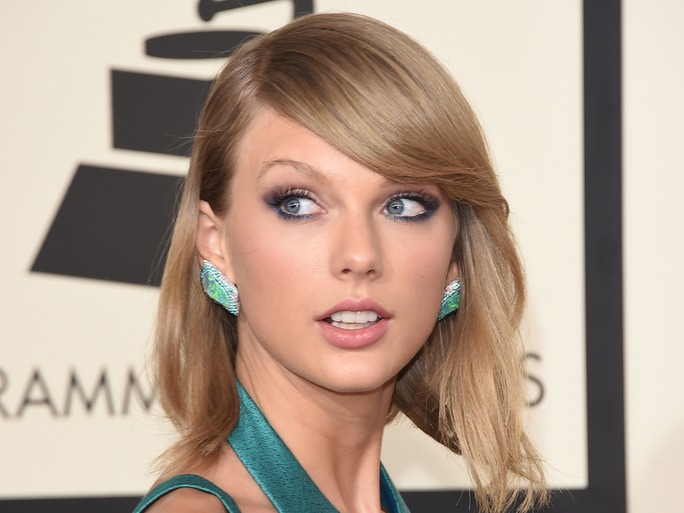 Hackean los mensajes privados de Taylor Swift con sus bailarines