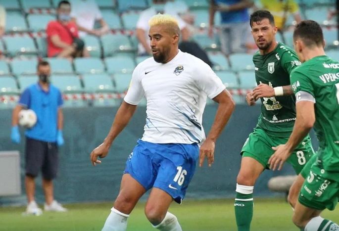 Golazo de tiro libre de Noboa en Rusia