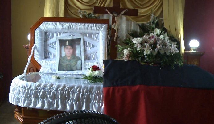Familiares de militar fallecido rechazan hipótesis de suicidio