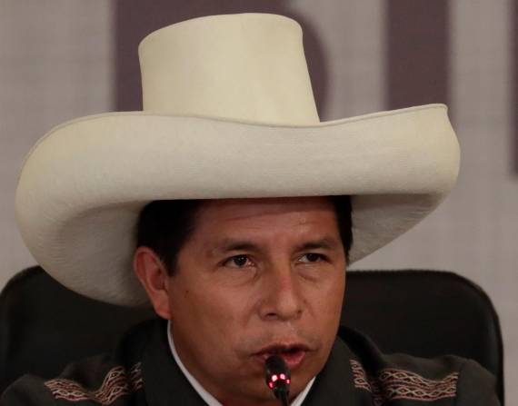 Pedro Catillo afrontará un juicio político cuando lleva apenas ocho meses como presidente de Perú.