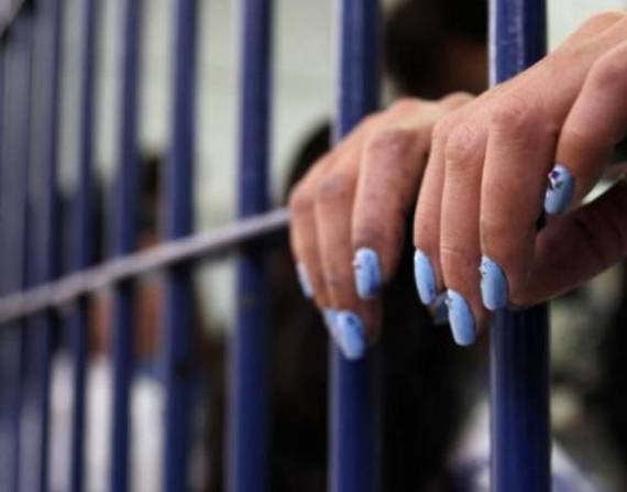 Tres filtros de seguridad de la Policía, burlaron las mujeres que pasaron la noche en la cárcel Regional