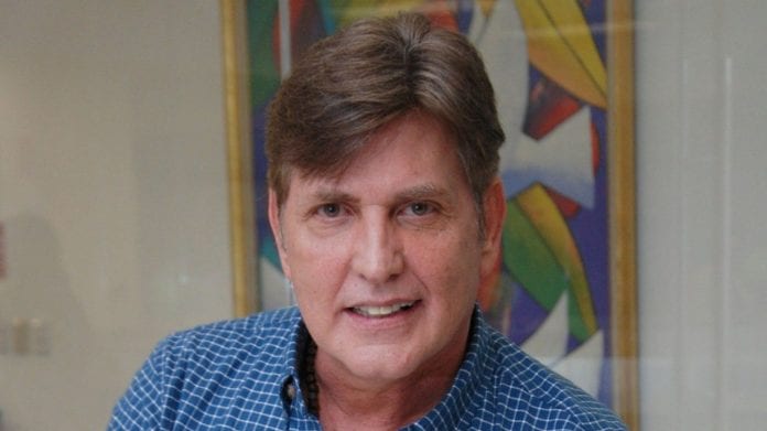 Actor Víctor Cámara se lanza a la política