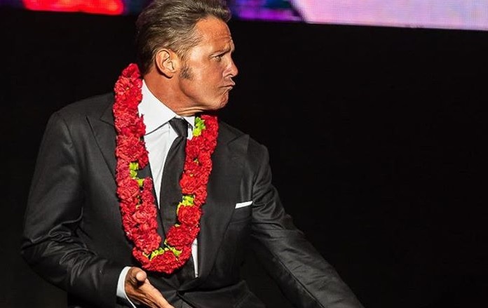 Un delgado Luis Miguel fue captado con su novia en Miami