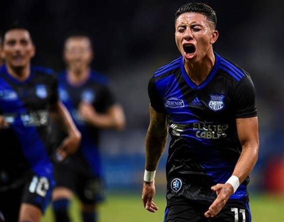 Palmeiras goleó por 0-4 a Deportivo Táchira, en Venezuela, y por 8-1 al Independiente Petrolero, en Brasil, en una campaña fabulosa.