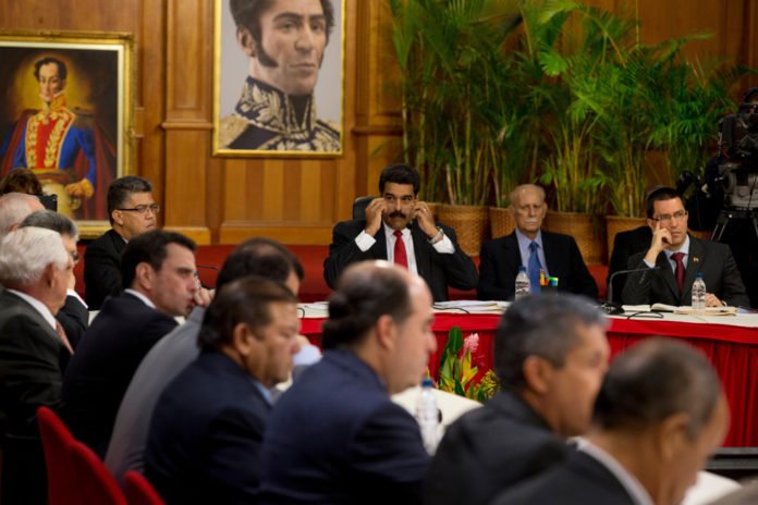 Gobierno y oposición de Venezuela definen agenda de diálogo
