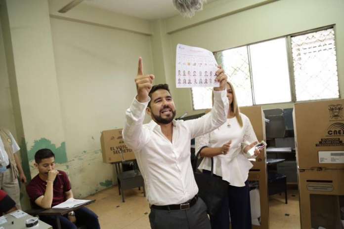 Juez niega pedido de caución a los hermanos Bucaram