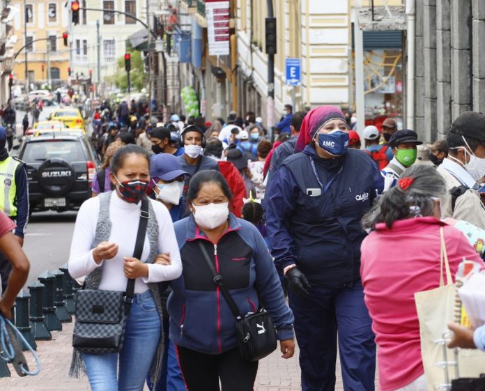 Saturación en transporte público y tráfico en Quito