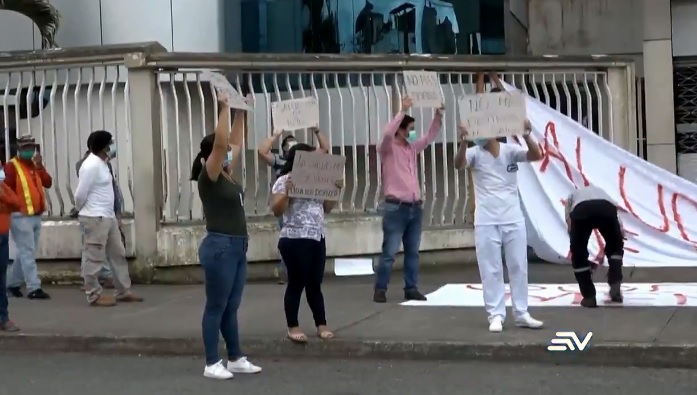 Despiden a cientos de empleados del Ministerio de Salud