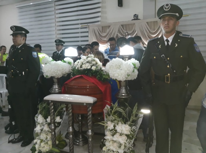 Levantan capilla ardiente por muerte de policía en Machala