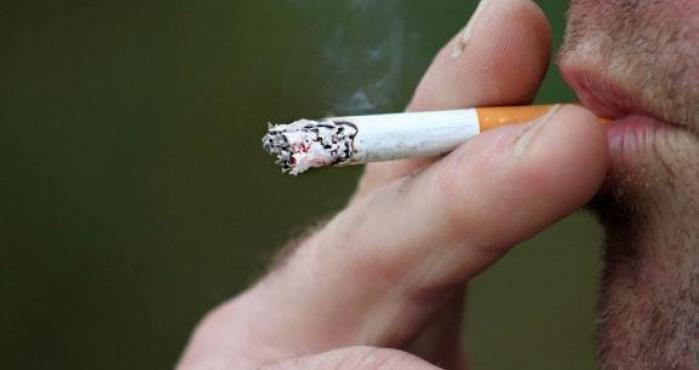 Nueva York prohíbe fumar desde hoy en el interior de las viviendas públicas