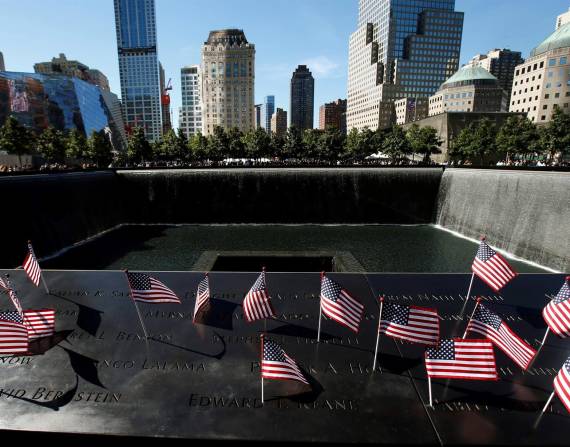 Vista del Monumento Nacional al 11-S en el World Trade Center en Nueva York.