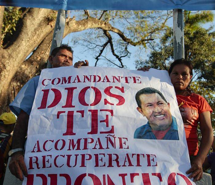 Chávez cumple un mes de convalecencia en completo silencio